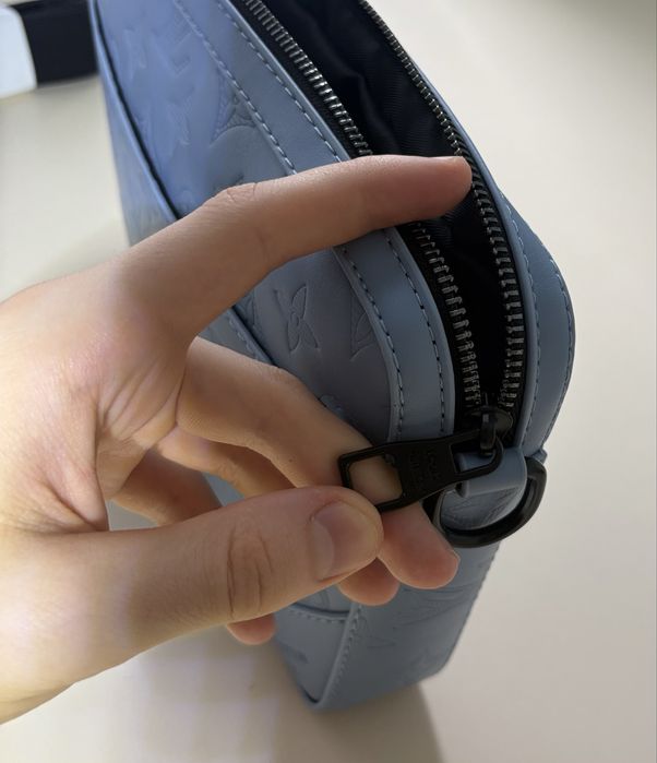 Стильна шкіряна сумка Louis Vuitton ; L&V