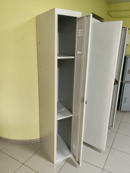 Бухгалтерські офісні шафи сейфи