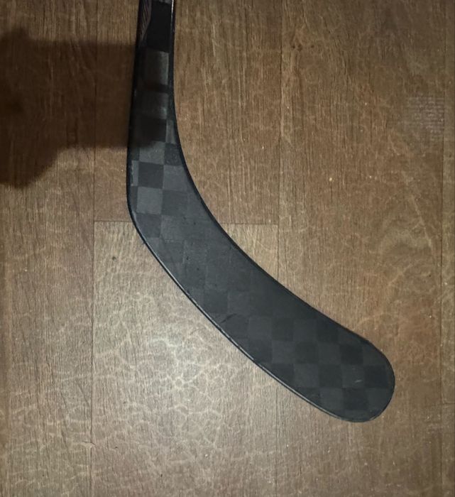 Продам хоккейную клюшку Bauer Tracer(после ремонта)