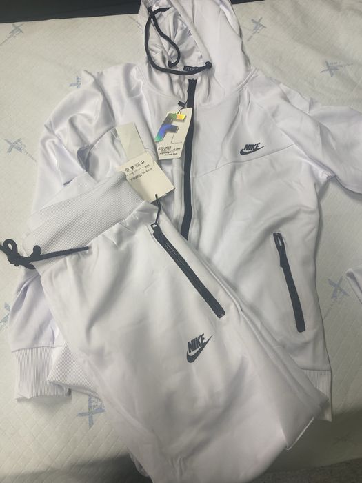 Fato de treino branco