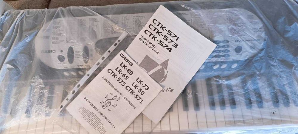 Синтезатор Casio CTK-573 — як новий!
