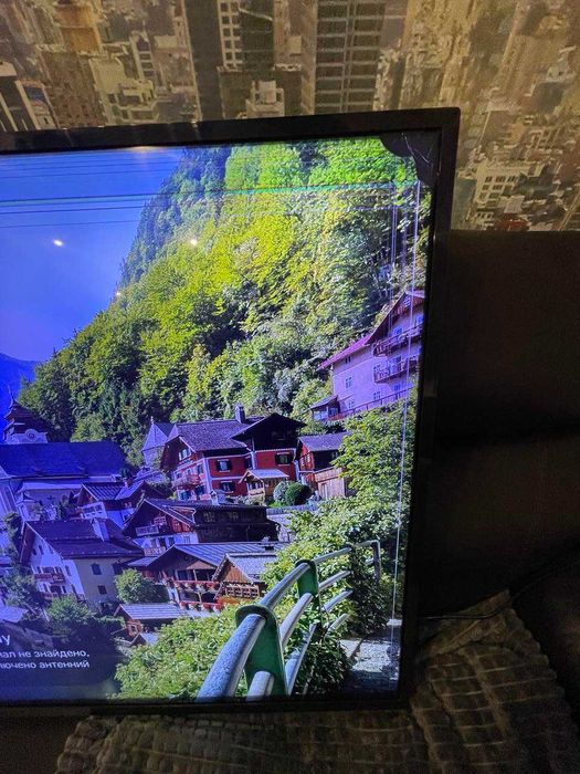Розбитий телевізор LG 55