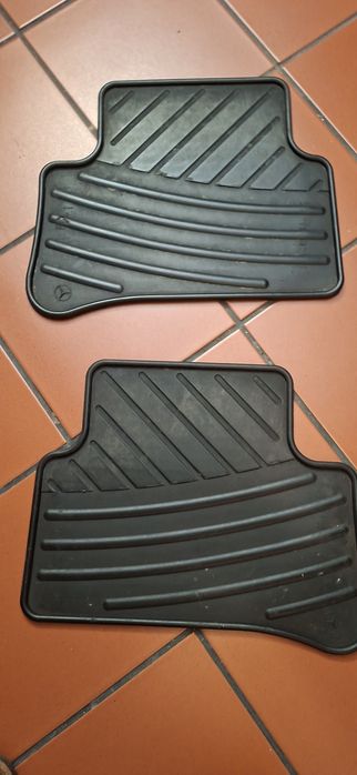 Tapetes traseiros para mercedes A180 .