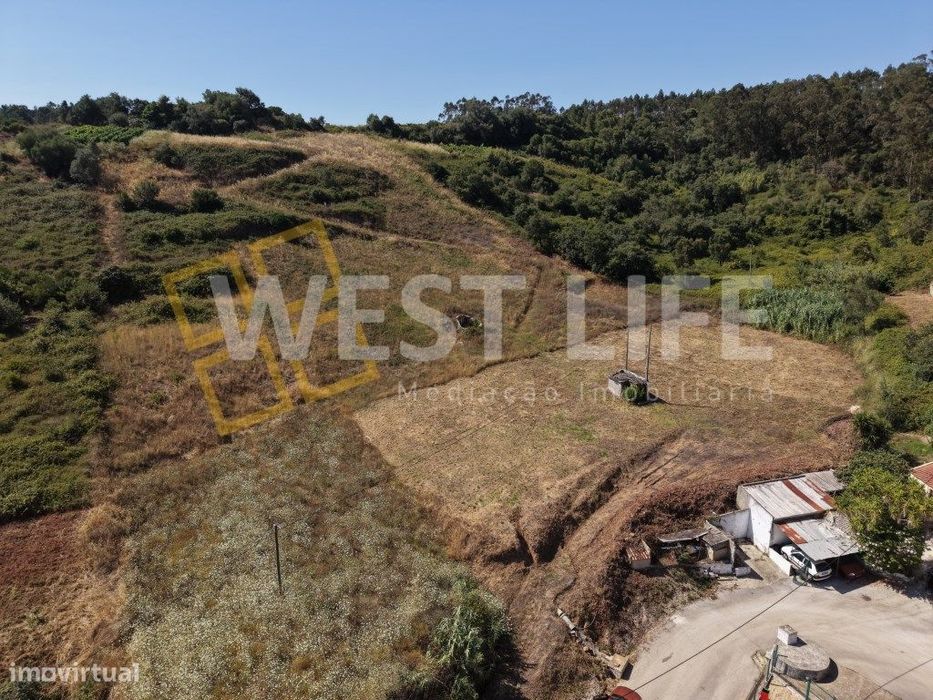 Terreno Rústico Urbanizável com 8.937 metros² em Aldeia Típica de M...