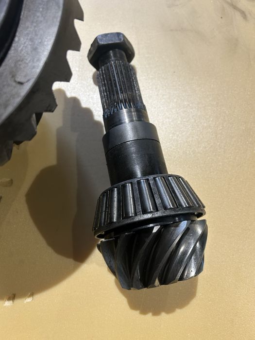 Dyferencjał mostu zf mt-e3050 volvo EW140C przełożenie. 35:12