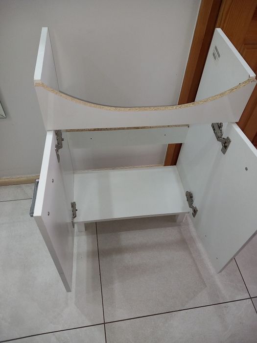 Szafka pod umywalkę