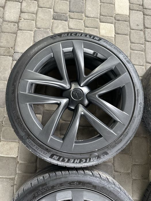 комплект дисков arachnid tesla model S 2022г 265/35/R21 295/30/R21