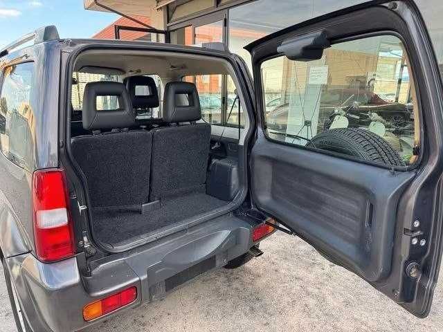 Suzuki Jimny 2011...
