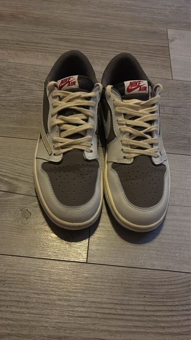 Jordan 1 Low Travis Scott