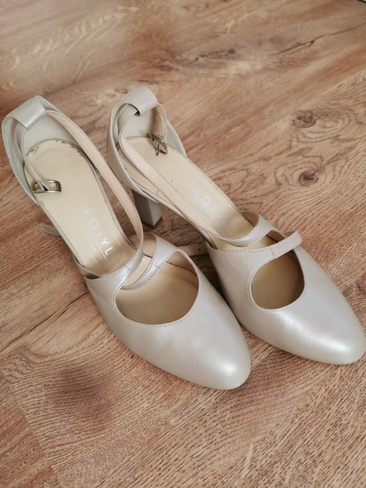 Buty Kotyl 39 ślubne beżowe obcas
