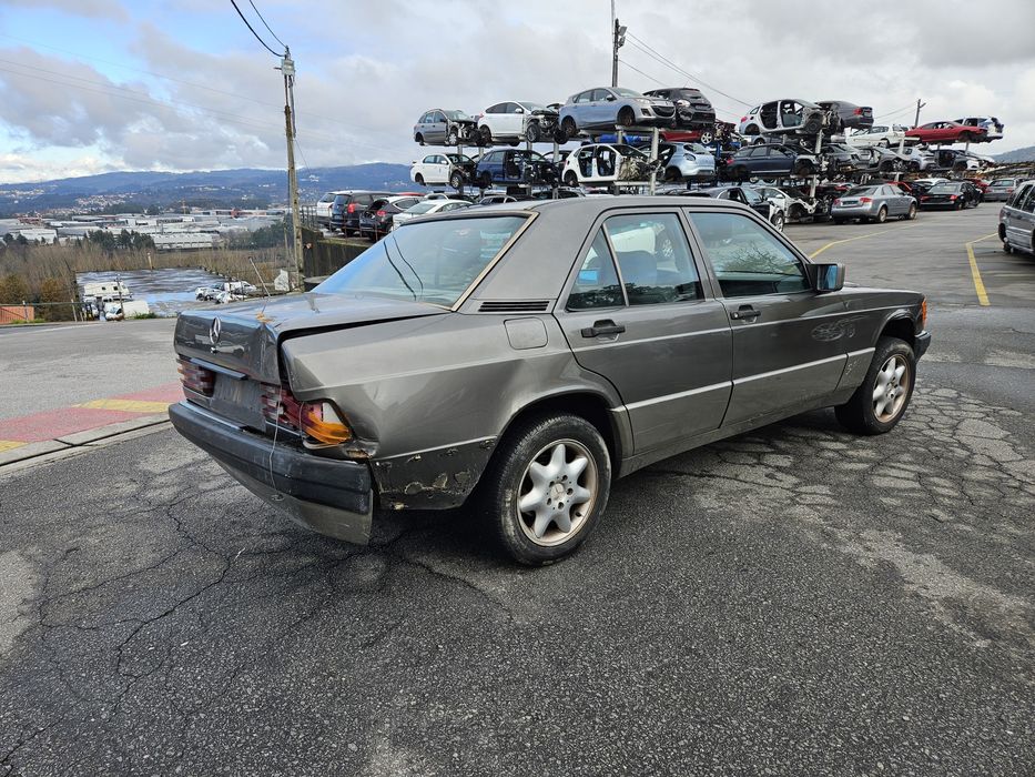 Mercedes-Benz 190D W201 2.0D de 1992 para peças