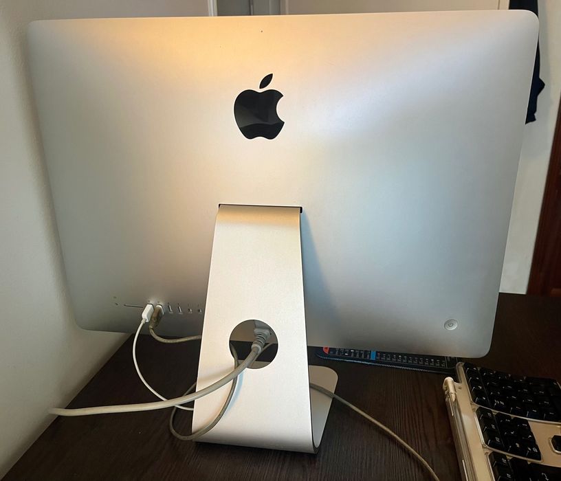 iMac 21," 2.7 GHz Quad-Core i5 8Gb 1TB- OPORTUNIDADE!