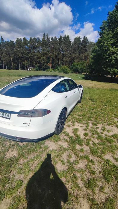 Tesla мобіл S P85 2014