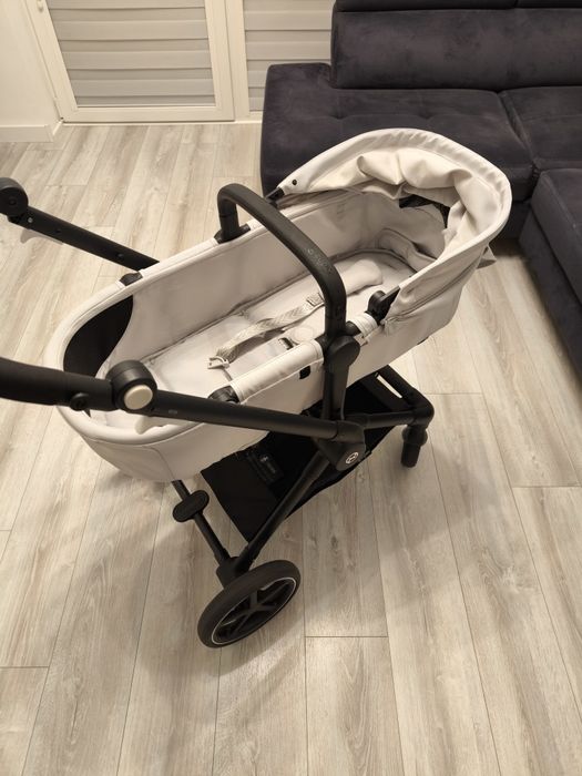 Wózek Cybex Eos Basic 2w1 + Fotelik Aton B2 i-Size + Leżaczek kąpielowy gratis