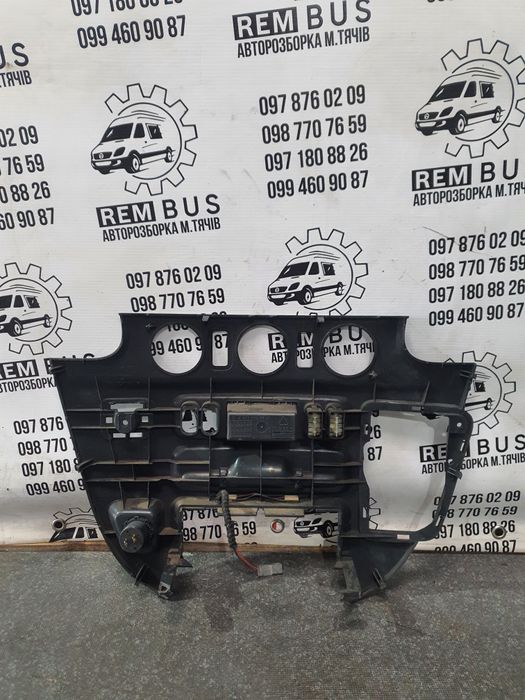 Панель центральна під магнітолу, кулісу Sprinter w901 w903 cdi