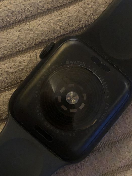 Apple Watch SE / 40mm / GPS