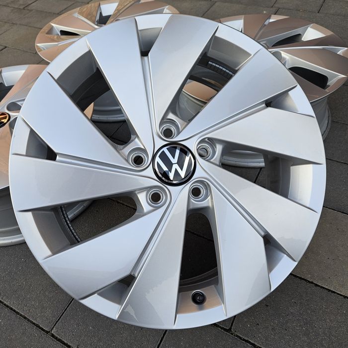Диски R17 5x112 Volkswagen Golf 8 original стан нових з Німеччини