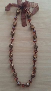 Korale długie brązowe