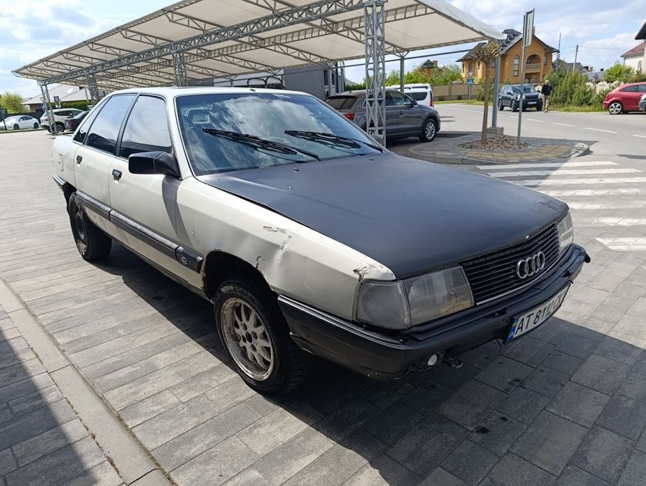 Audi 100 C3 1,8 газ бензин 500$