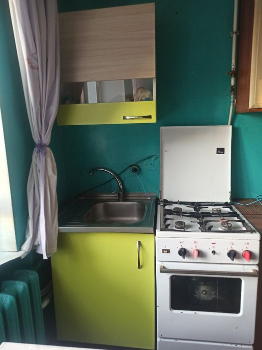 Продам небольшую  кухню б/у