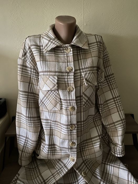 Стильное теплое пальто VOVK. В составе шерсть