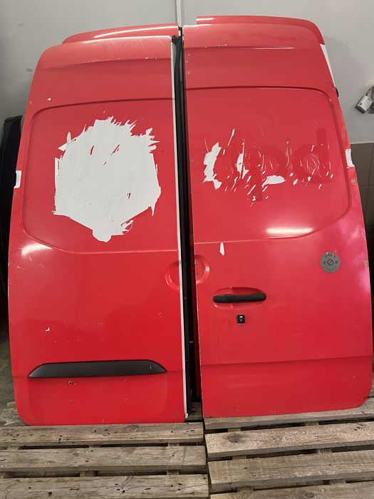 Двері задні в зборі 907,910. Крафтер