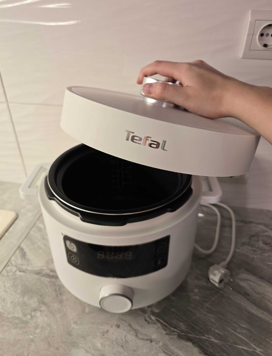 Продаю мультиварку Tefal в ідеальному стані