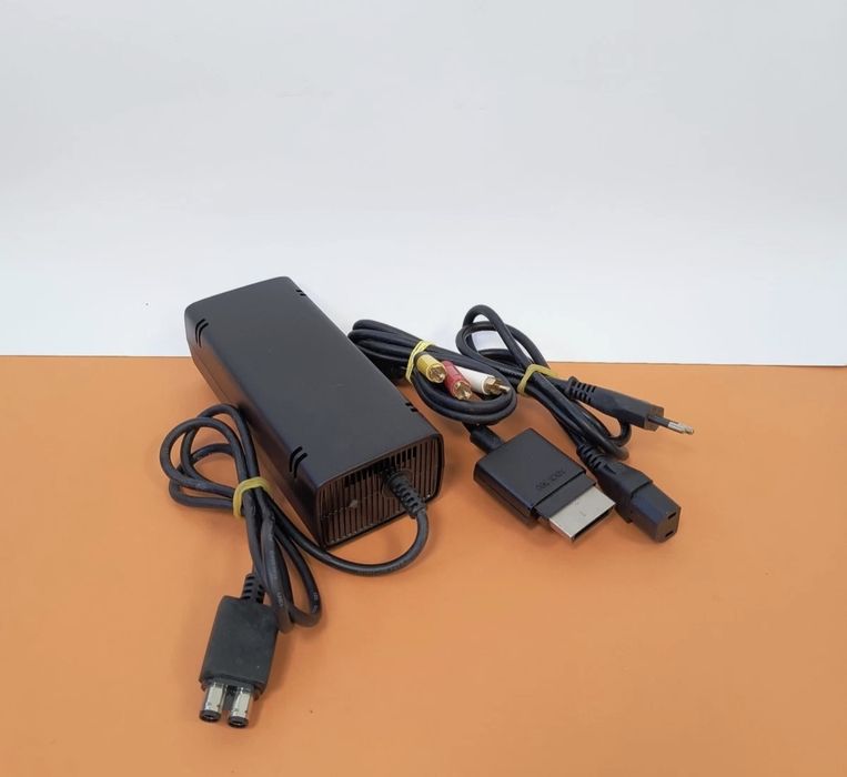 Xbox 360 hdmi em ótimo estado mais de 60 jogos instalado