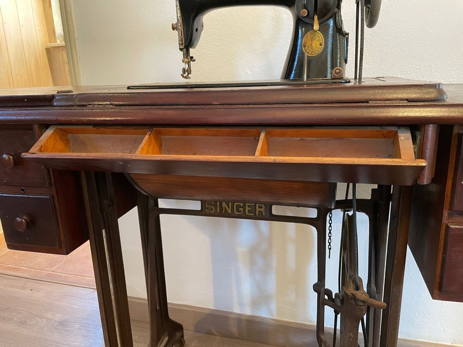 Máquina coser antiga Singer