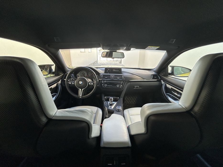 BMW M4 Auto