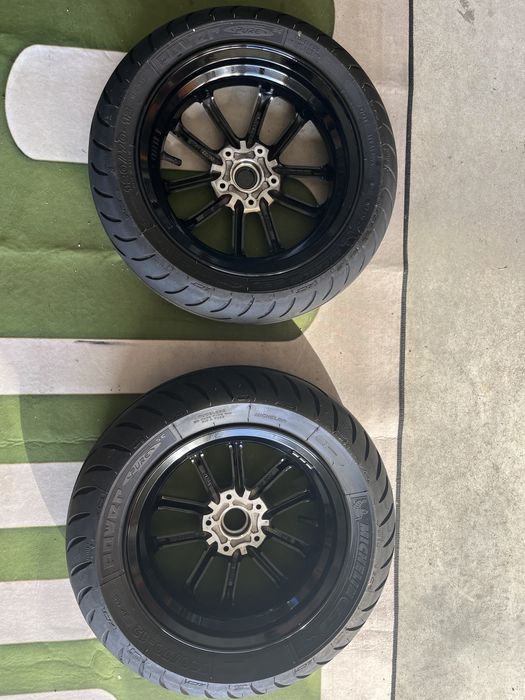 Par de Jantes SIP Series Pordoi 12" Vespa GTS / GTV c/ Pneus Michelin