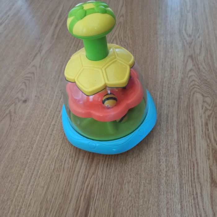 Дитяча іграшка. Дзига. Юла