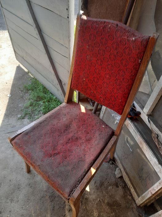 Продам стільці.    .