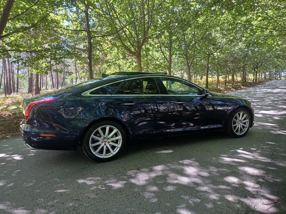 147.000 KM ANO 2015 JAGUAR XJ 3.0 D PORTFOLICO como novo possivel retoma para facilitar o negócio