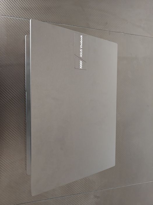 ASUS Vivobook F1650V