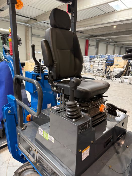 OFICJALNY Dealer Rippa Płotex Złoczew Nowa Koparko - Ładowarka RIPPA RB06 Kubota ładowarka koparka RL06