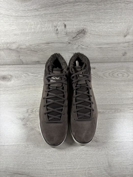 Adidas утеплені кросівки 45 розмір