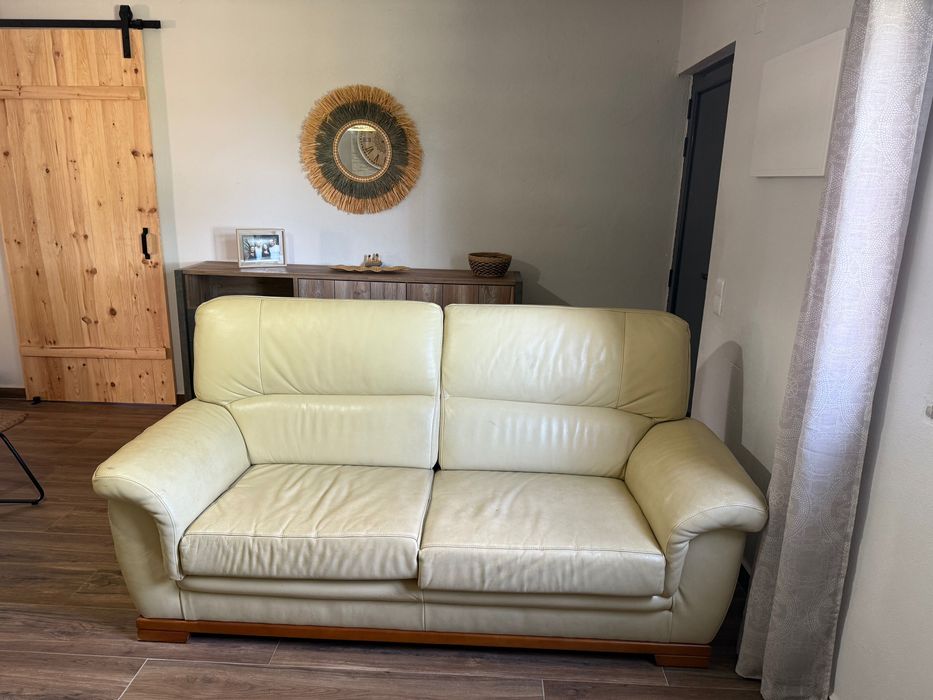 Sofás em pele genuina