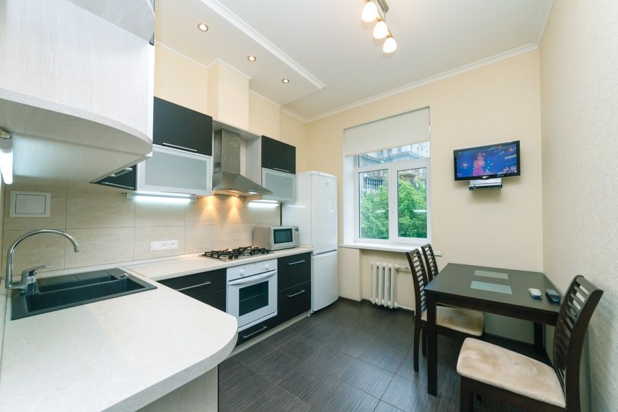 Подобово 2к апартаменти, Хрещатик, 17. м. Хрещатик