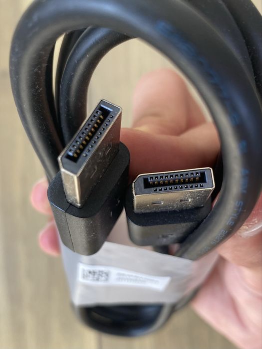 9 DisplayPort Cables + 4 USB 3.0 Type A Male to Type B Male Cables64170828802050122