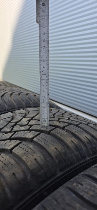 Opony zimowe Falken 225/50/17