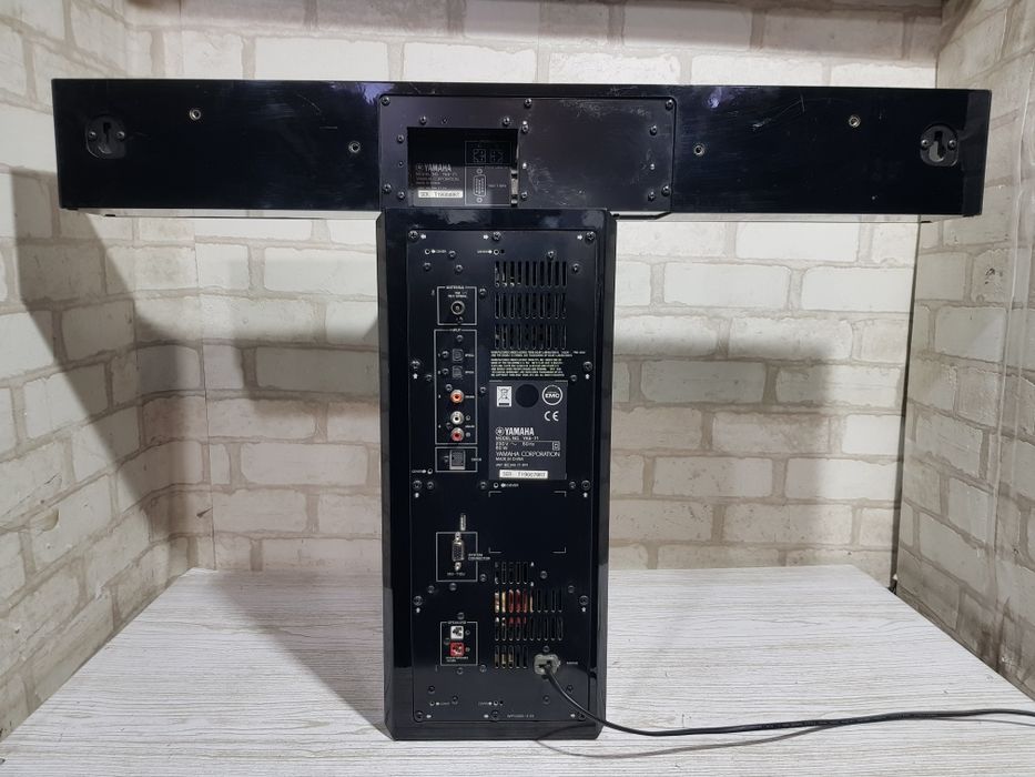 Активний сабвуфер та саундбар YAMAHA YAS-71,потужність 210 Вт, б/у з Німеччини