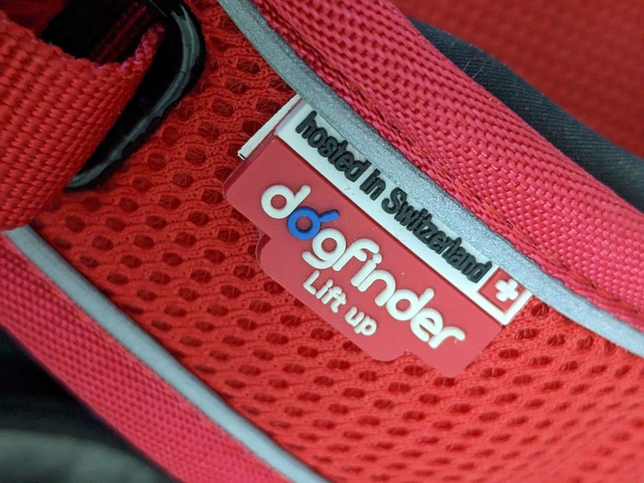 Ошійники та проводки для песиків.