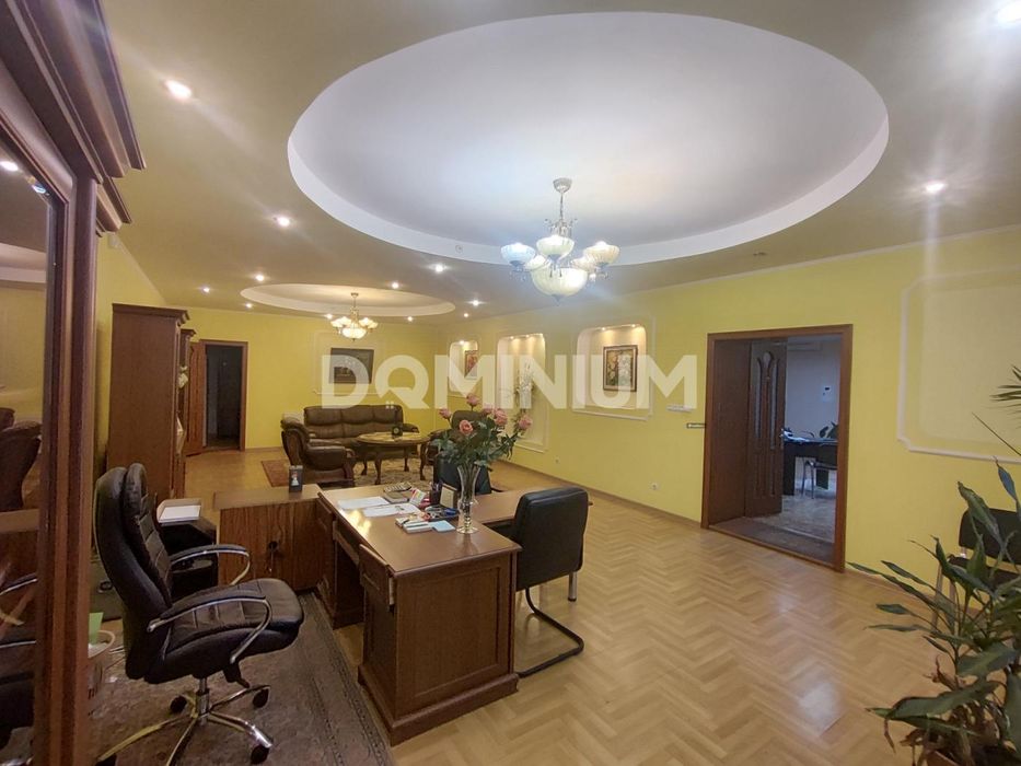 Оренда офісного приміщення в самому центрі міста.