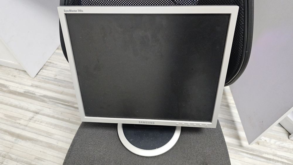 Монітор samsung 740N повністю робочий