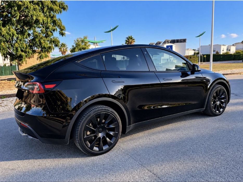 Tesla Model Y Long Range | 2022 — photo 3