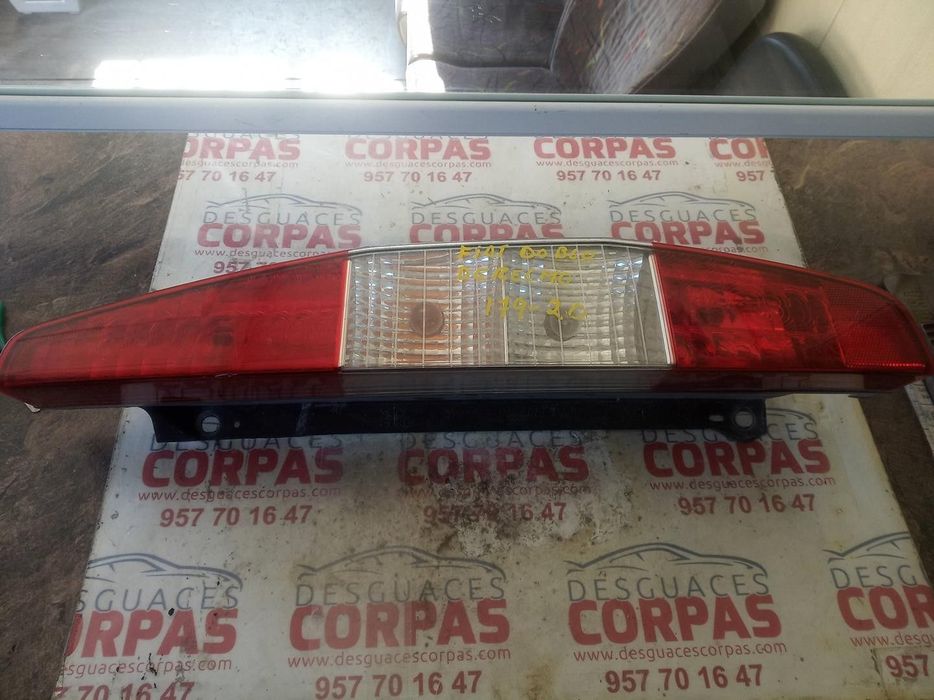 FAROLIM TRASEIRO DIREITO FIAT DOBLO CARGO 2005 -040600999000