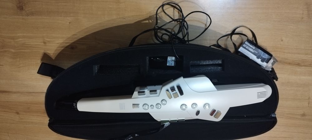 Roland AE-10 - cyfrowy instrument dęty