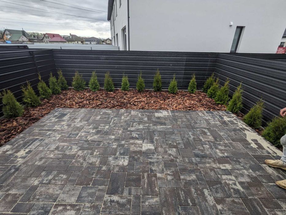 Продаж та Вкладання бруківки