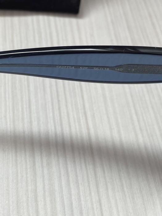 Сонцезахисні жіночі окуляри GUESS